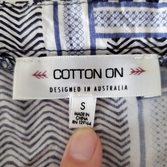 Patterned Romper - Picture 5 of 7